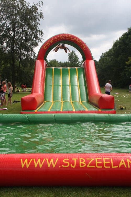 Stormbaan met bad Stormbaan met bad